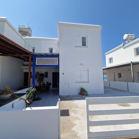 Ammos Beachfront Villa Paradise Larnaca Bagian luar foto