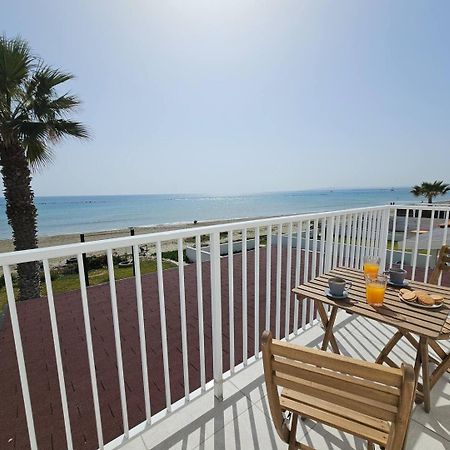 Ammos Beachfront Villa Paradise Larnaca Bagian luar foto
