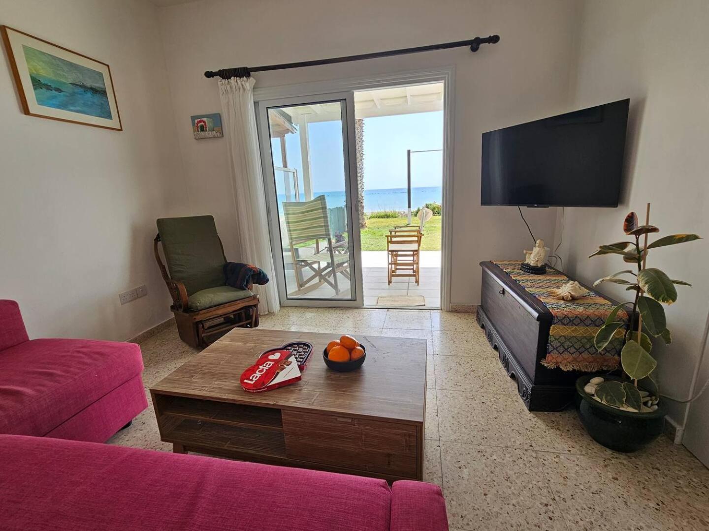 Ammos Beachfront Villa Paradise Larnaca Bagian luar foto