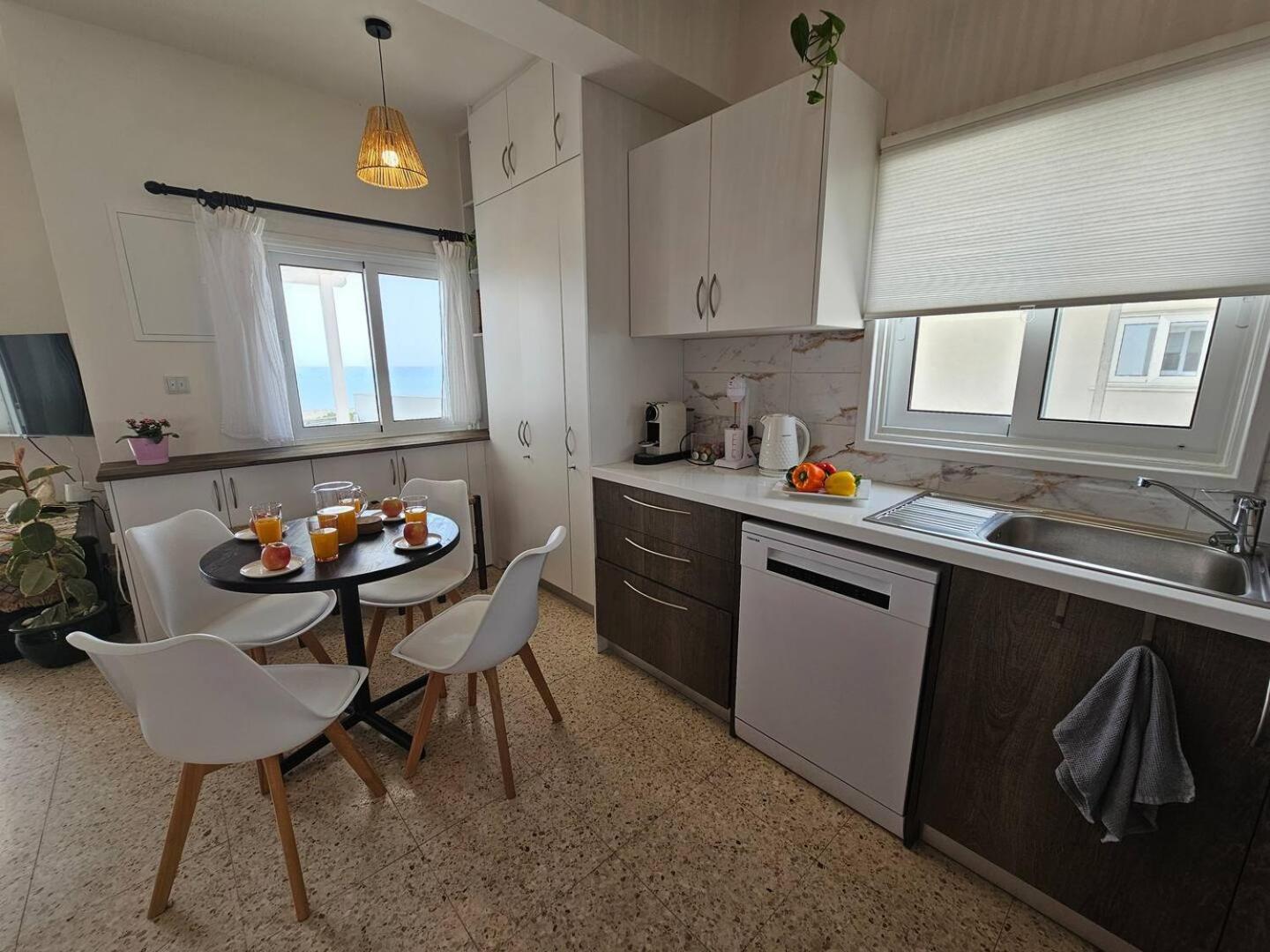 Ammos Beachfront Villa Paradise Larnaca Bagian luar foto