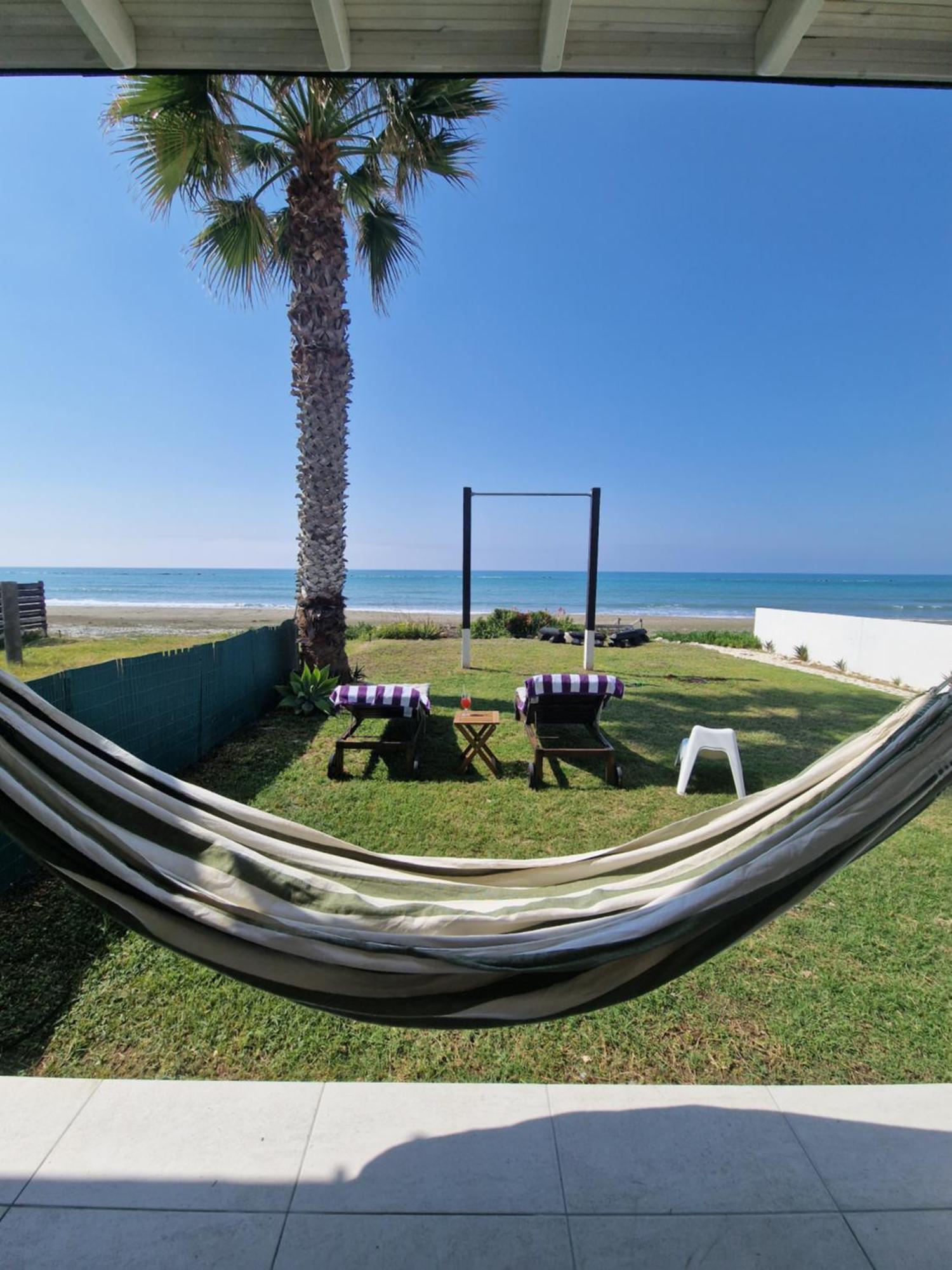 Ammos Beachfront Villa Paradise Larnaca Bagian luar foto