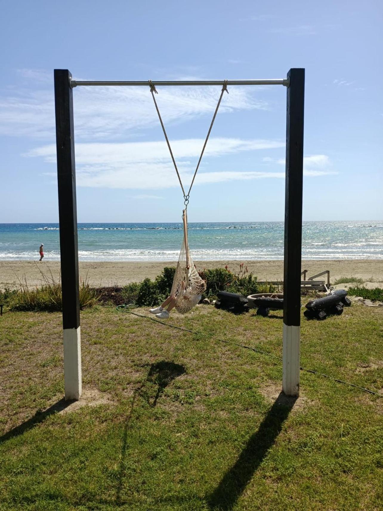 Ammos Beachfront Villa Paradise Larnaca Bagian luar foto